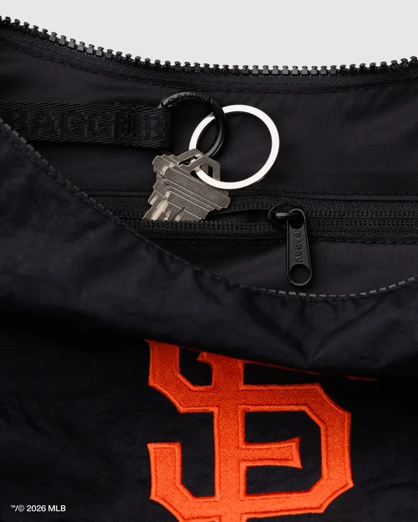 Medium Nylon Crescent Bag - San Francisco Giants™ - Material: heavyweight-nylon