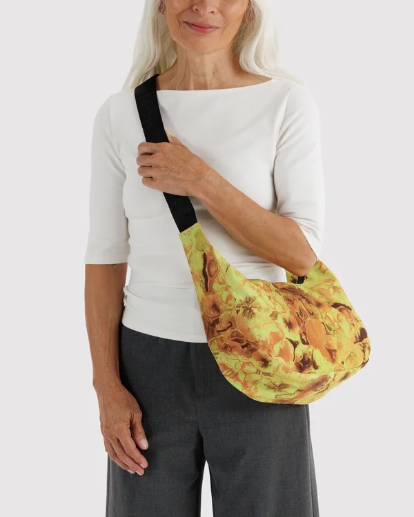 Medium Nylon Crescent Bag - Nasturtiums Ruth Asawa - Size: OS