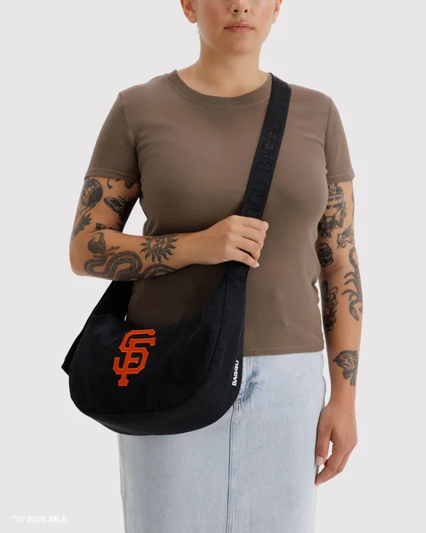 Medium Nylon Crescent Bag - San Francisco Giants™ - Material: heavyweight-nylon